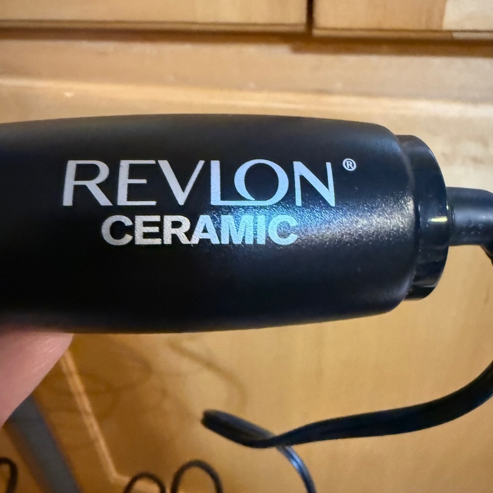 Revlon Ceramic Black and Silver Hair Styling Tool - Picture 6 of 8